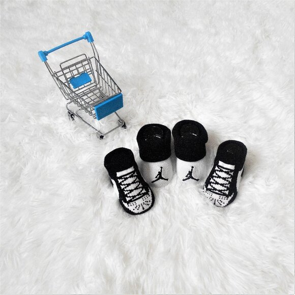 Nike Jordan Infant Booties 2 Pack Baby Newborn 0-6 Mo Black with Strings - Picture 1 of 12